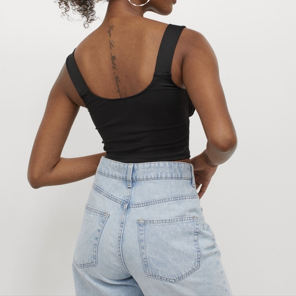 BNWOT (only ever tried on) sleeveless crop top - Picture 4 of 4